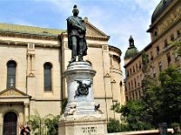 Spomenik Petru Preradoviću na Cvjetnom trgu A